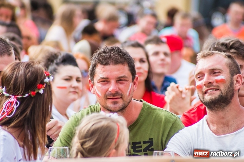 Zdjęcie w galerii na portalu naszraciborz.pl: Była MOC! Było wsparcie! Tak kibicował Racibórz wiadomości z regionu