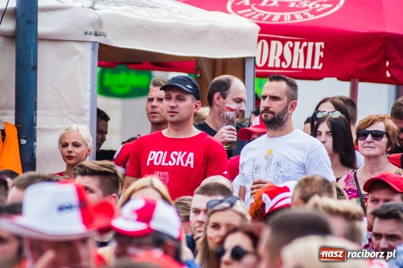 Zdjęcie w galerii na portalu naszraciborz.pl: Była MOC! Było wsparcie! Tak kibicował Racibórz wiadomości z regionu