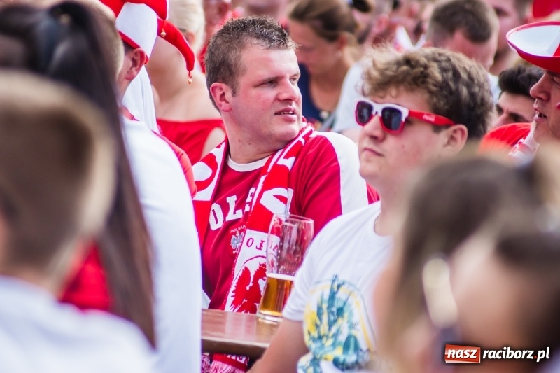Zdjęcie w galerii na portalu naszraciborz.pl: Była MOC! Było wsparcie! Tak kibicował Racibórz wiadomości z regionu