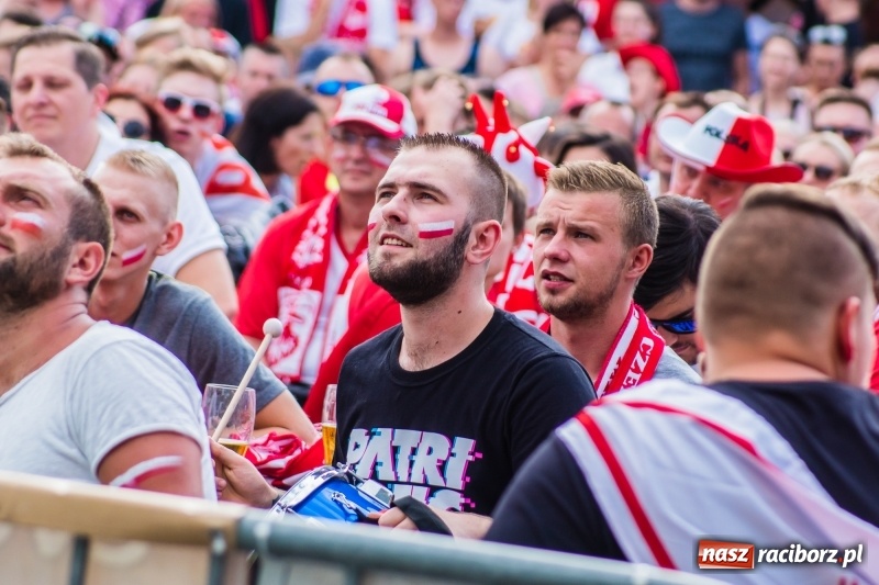 Zdjęcie w galerii na portalu naszraciborz.pl: Była MOC! Było wsparcie! Tak kibicował Racibórz wiadomości z regionu