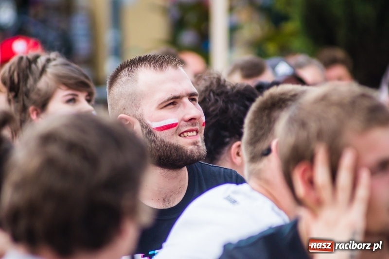 Zdjęcie w galerii na portalu naszraciborz.pl: Była MOC! Było wsparcie! Tak kibicował Racibórz wiadomości z regionu