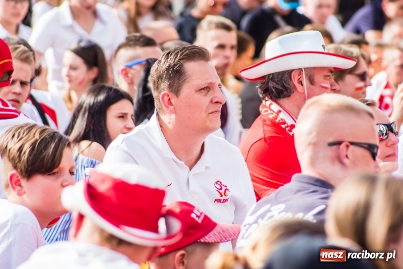 Zdjęcie w galerii na portalu naszraciborz.pl: Była MOC! Było wsparcie! Tak kibicował Racibórz wiadomości z regionu