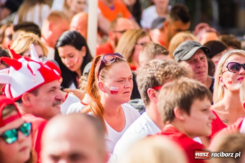Zdjęcie w galerii na portalu naszraciborz.pl: Była MOC! Było wsparcie! Tak kibicował Racibórz wiadomości z regionu