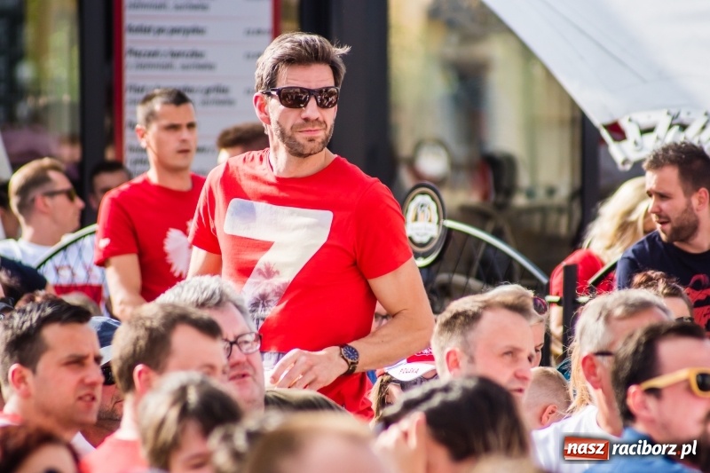 Zdjęcie w galerii na portalu naszraciborz.pl: Była MOC! Było wsparcie! Tak kibicował Racibórz wiadomości z regionu