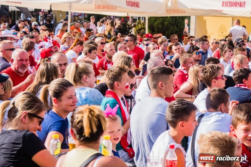 Zdjęcie w galerii na portalu naszraciborz.pl: Była MOC! Było wsparcie! Tak kibicował Racibórz wiadomości z regionu