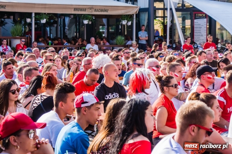 Zdjęcie w galerii na portalu naszraciborz.pl: Była MOC! Było wsparcie! Tak kibicował Racibórz wiadomości z regionu