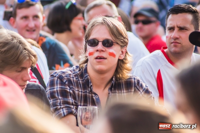 Zdjęcie w galerii na portalu naszraciborz.pl: Była MOC! Było wsparcie! Tak kibicował Racibórz wiadomości z regionu