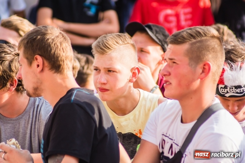 Zdjęcie w galerii na portalu naszraciborz.pl: Była MOC! Było wsparcie! Tak kibicował Racibórz wiadomości z regionu