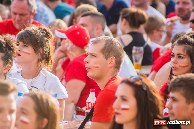 Zdjęcie w galerii na portalu naszraciborz.pl: Była MOC! Było wsparcie! Tak kibicował Racibórz wiadomości z regionu