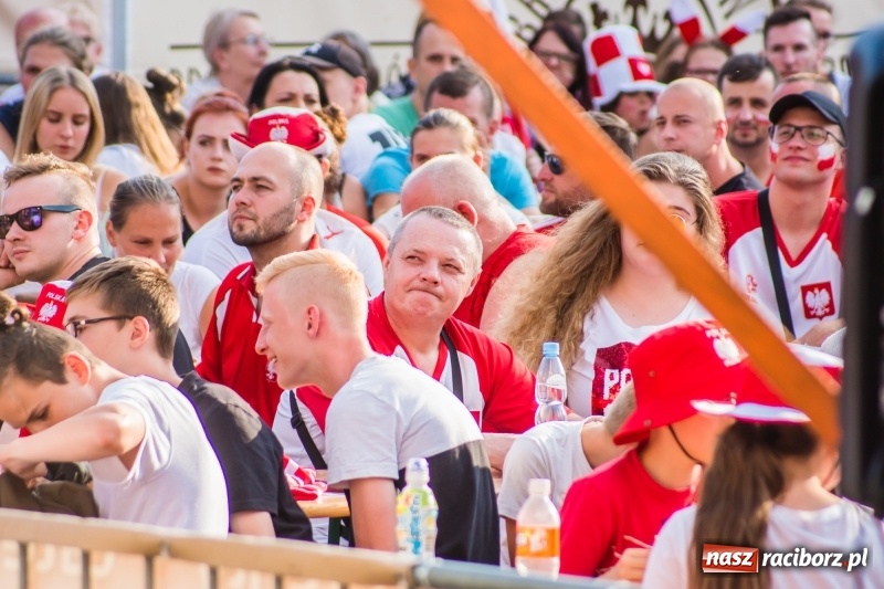 Zdjęcie w galerii na portalu naszraciborz.pl: Była MOC! Było wsparcie! Tak kibicował Racibórz wiadomości z regionu