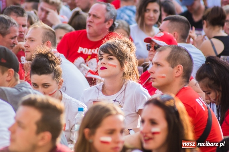 Zdjęcie w galerii na portalu naszraciborz.pl: Była MOC! Było wsparcie! Tak kibicował Racibórz wiadomości z regionu