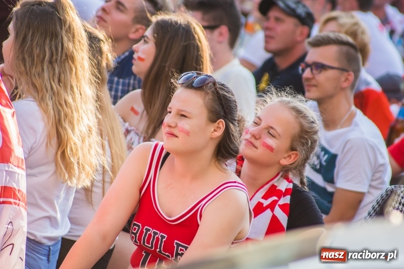 Zdjęcie w galerii na portalu naszraciborz.pl: Była MOC! Było wsparcie! Tak kibicował Racibórz wiadomości z regionu