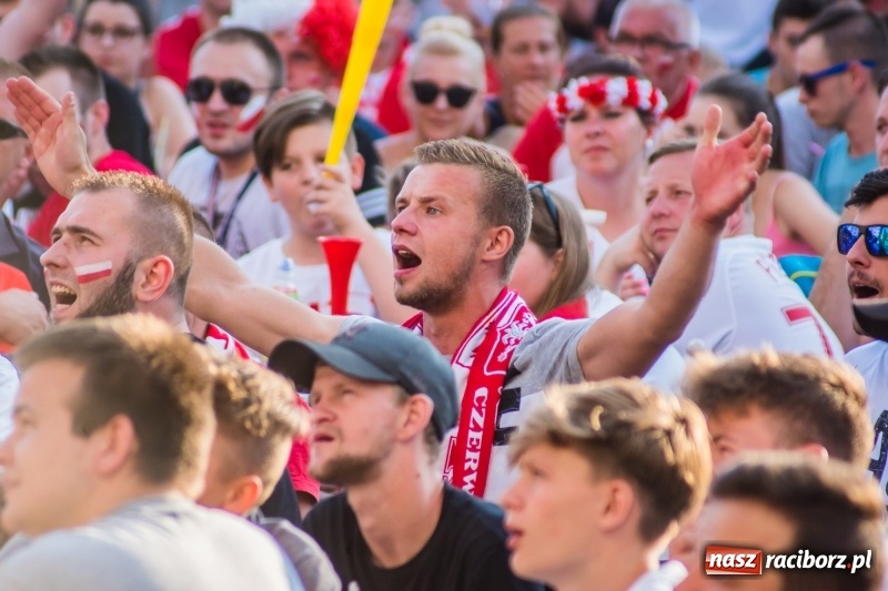 Zdjęcie w galerii na portalu naszraciborz.pl: Była MOC! Było wsparcie! Tak kibicował Racibórz wiadomości z regionu