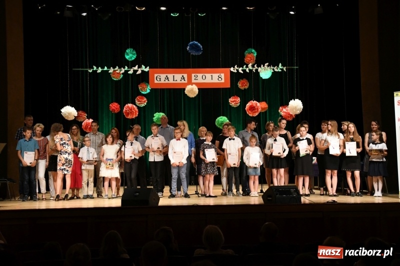 Zdjęcie w galerii na portalu naszraciborz.pl: Orły, Superorły i Orliki - Gala Laureatów SP18 wiadomości z regionu