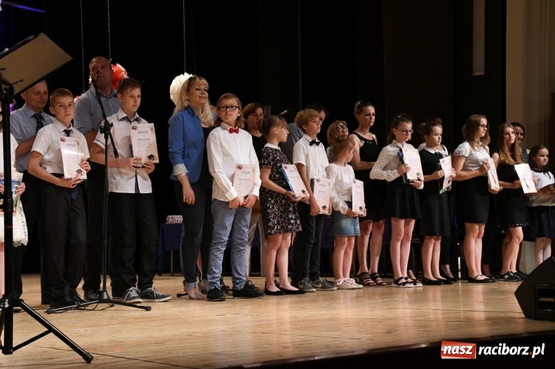 Zdjęcie w galerii na portalu naszraciborz.pl: Orły, Superorły i Orliki - Gala Laureatów SP18 wiadomości z regionu