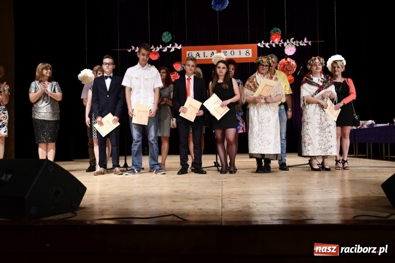 Zdjęcie w galerii na portalu naszraciborz.pl: Orły, Superorły i Orliki - Gala Laureatów SP18 wiadomości z regionu