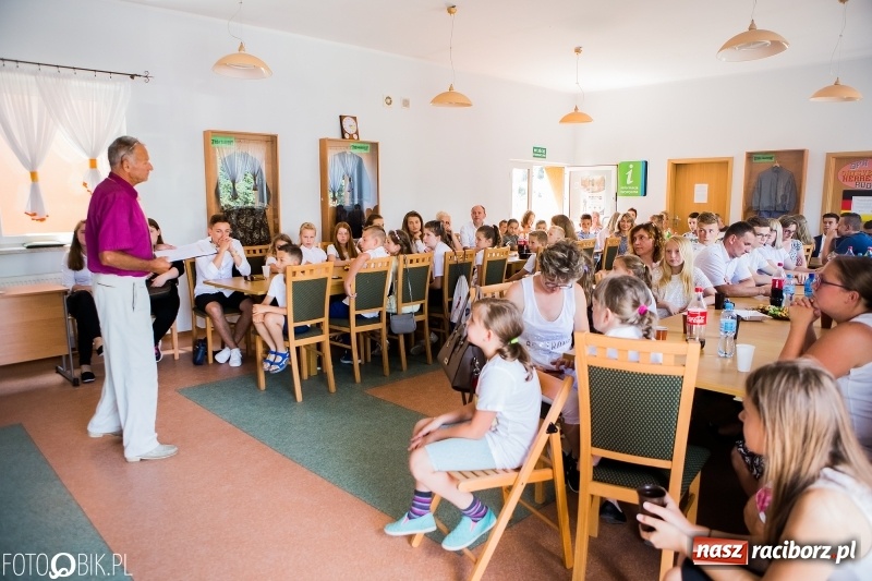 Zdjęcie w galerii na portalu naszraciborz.pl: W Rudniku nagrodzono najlepszych uczniów wiadomości z regionu