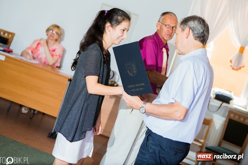 Zdjęcie w galerii na portalu naszraciborz.pl: W Rudniku nagrodzono najlepszych uczniów wiadomości z regionu