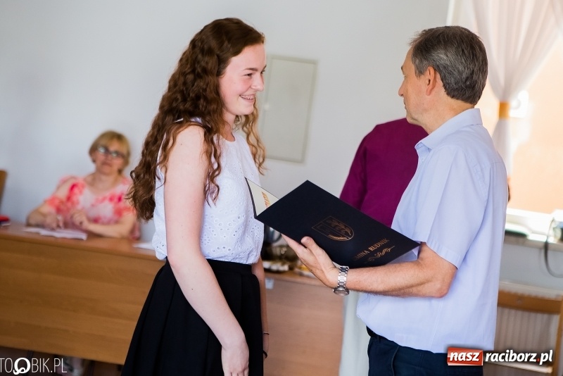 Zdjęcie w galerii na portalu naszraciborz.pl: W Rudniku nagrodzono najlepszych uczniów wiadomości z regionu