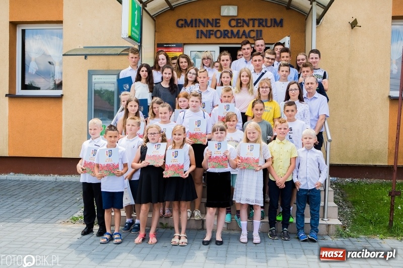 Zdjęcie w galerii na portalu naszraciborz.pl: W Rudniku nagrodzono najlepszych uczniów wiadomości z regionu