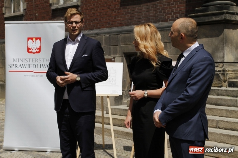 Zdjęcie w galerii na portalu naszraciborz.pl: Rozpoczyna się ostatni etap modernizacji dawnego sądu krajowego w Raciborzu. To będzie perła wśród gmachów Temidy wiadomości z regionu