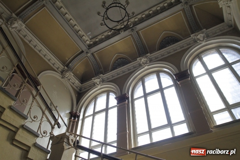 Zdjęcie w galerii na portalu naszraciborz.pl: Rozpoczyna się ostatni etap modernizacji dawnego sądu krajowego w Raciborzu. To będzie perła wśród gmachów Temidy wiadomości z regionu