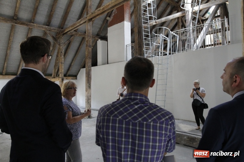 Zdjęcie w galerii na portalu naszraciborz.pl: Rozpoczyna się ostatni etap modernizacji dawnego sądu krajowego w Raciborzu. To będzie perła wśród gmachów Temidy wiadomości z regionu