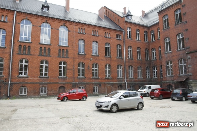 Zdjęcie w galerii na portalu naszraciborz.pl: Rozpoczyna się ostatni etap modernizacji dawnego sądu krajowego w Raciborzu. To będzie perła wśród gmachów Temidy wiadomości z regionu