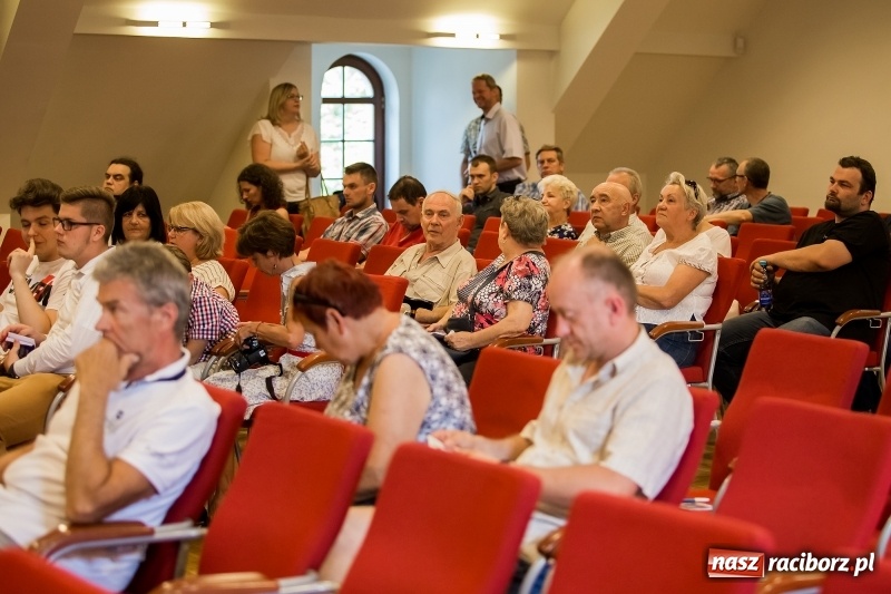 Zdjęcie w galerii na portalu naszraciborz.pl: Dziesięć obietnic Dariusza Polowego. Przyszły kandydat na prezydenta Raciborza odsłonił część kart, ale na konkrety trzeba poczekać wiadomości z regionu
