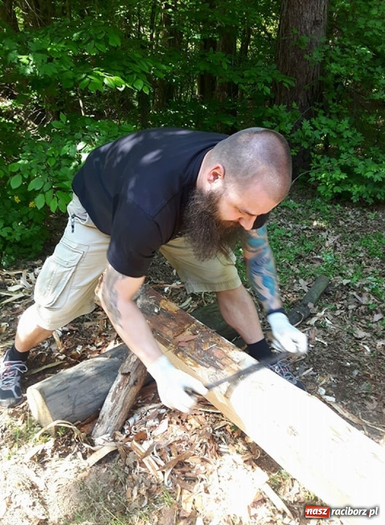 Zdjęcie w galerii na portalu naszraciborz.pl: W Oborze powstaje wiata wypoczynkowa wiadomości z regionu