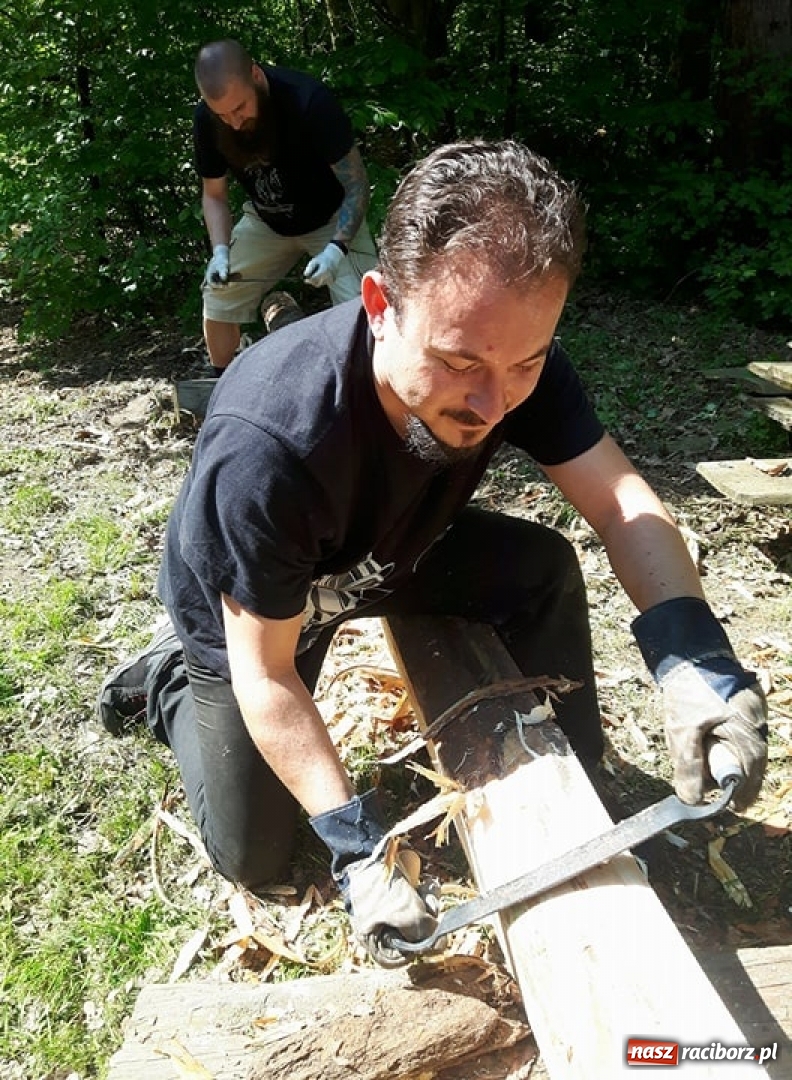 Zdjęcie w galerii na portalu naszraciborz.pl: W Oborze powstaje wiata wypoczynkowa wiadomości z regionu