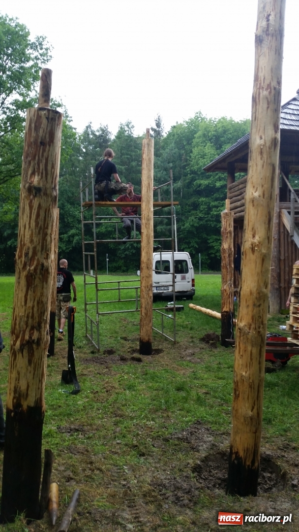 Zdjęcie w galerii na portalu naszraciborz.pl: W Oborze powstaje wiata wypoczynkowa wiadomości z regionu