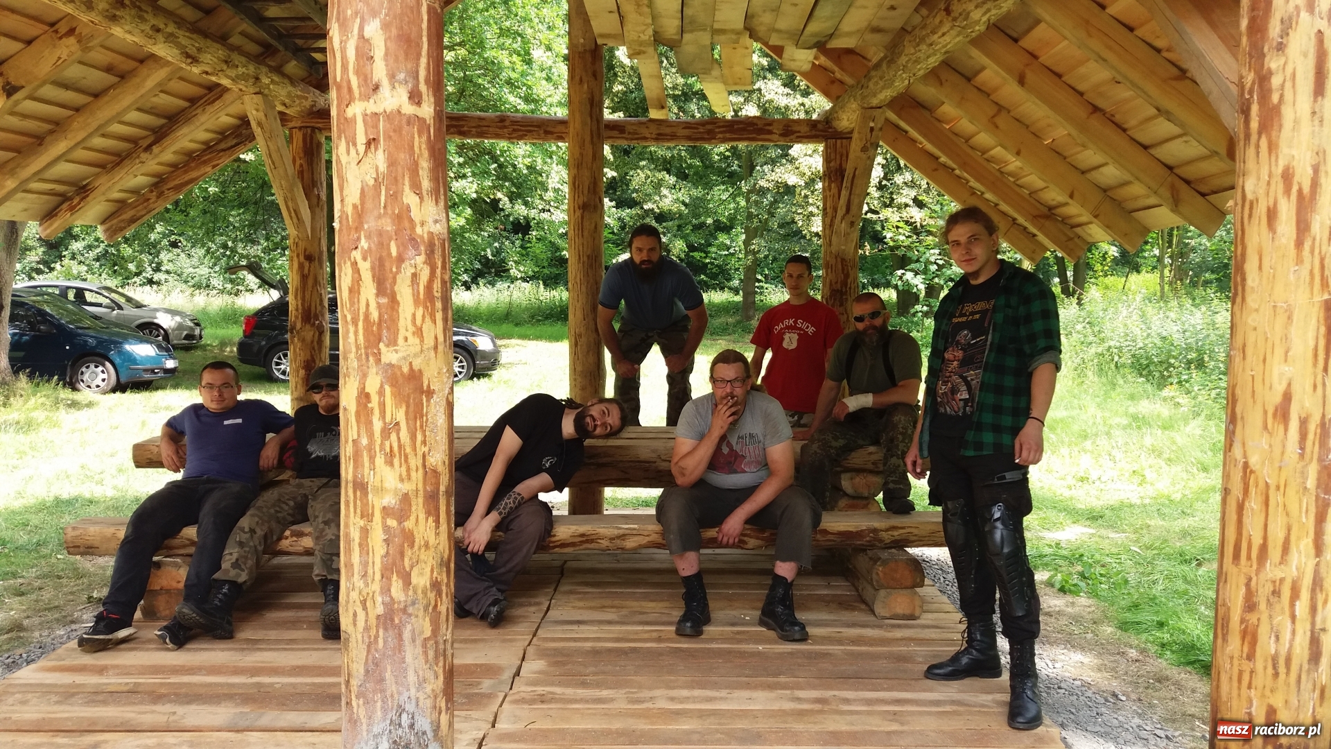 Zdjęcie w galerii na portalu naszraciborz.pl: W Oborze powstaje wiata wypoczynkowa wiadomości z regionu