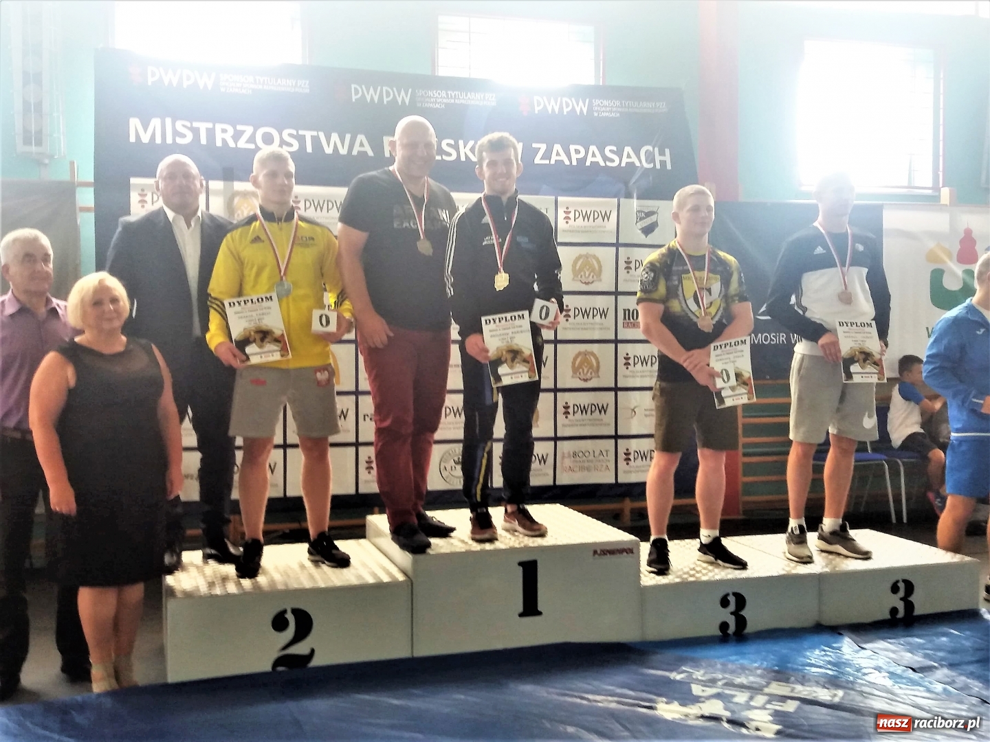 Zdjęcie w galerii na portalu naszraciborz.pl: Zapaśnicy Dębu Brzeźnica z medalami Mistrzostw Polski Juniorów wiadomości z regionu