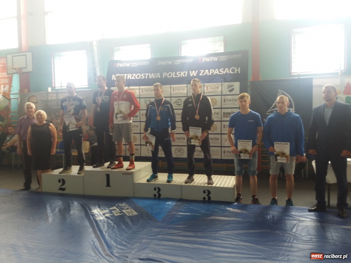 Zdjęcie w galerii na portalu naszraciborz.pl: Zapaśnicy Dębu Brzeźnica z medalami Mistrzostw Polski Juniorów wiadomości z regionu