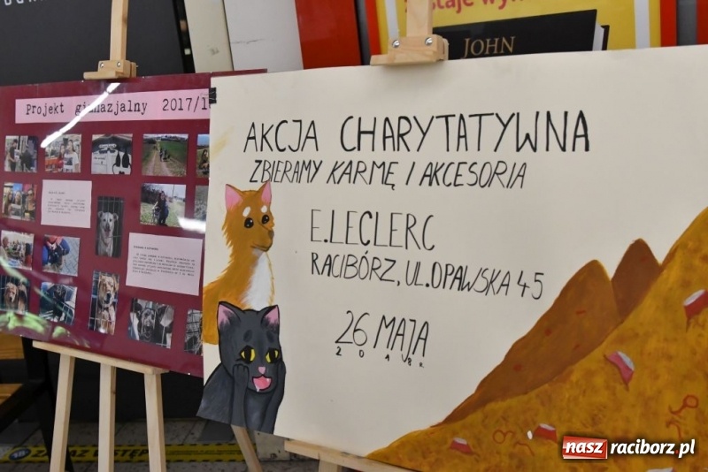 Zdjęcie w galerii na portalu naszraciborz.pl: Uczniowie SP 4 zebrali ponad 900 kilogramów karmy dla zwierząt wiadomości z regionu