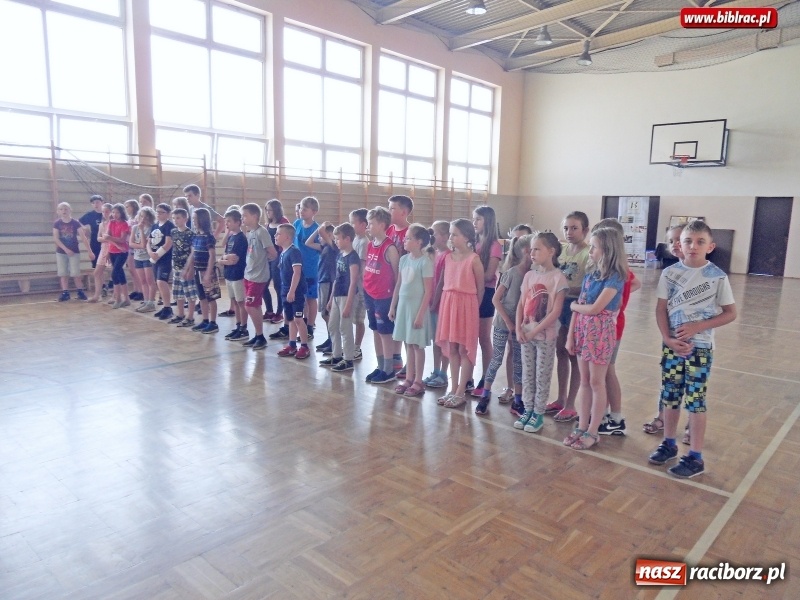 Zdjęcie w galerii na portalu naszraciborz.pl: Warsztaty papiernicze w raciborskiej książnicy wiadomości z regionu