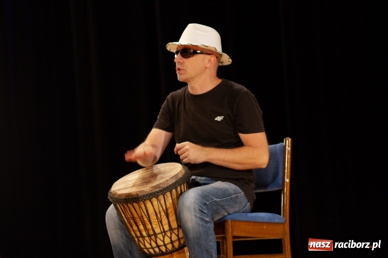 Zdjęcie w galerii na portalu naszraciborz.pl: Przed rozdaniem świadectw były dyplomy i wyróżnienia. Gala SP 1 w RCK wiadomości z regionu