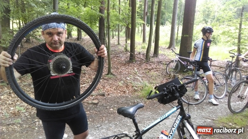 Zdjęcie w galerii na portalu naszraciborz.pl: Uczniowie szkoły w Kuźni na rowerowej wyprawie wiadomości z regionu