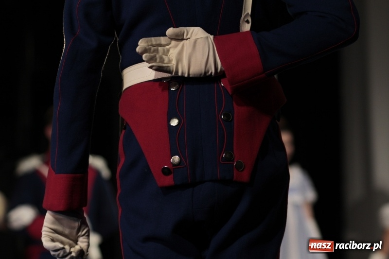 Zdjęcie w galerii na portalu naszraciborz.pl: Po naszymu dla niepodległej. Strzecha przepięknie zatańczyła na 100-lecie niepodległości  wiadomości z regionu