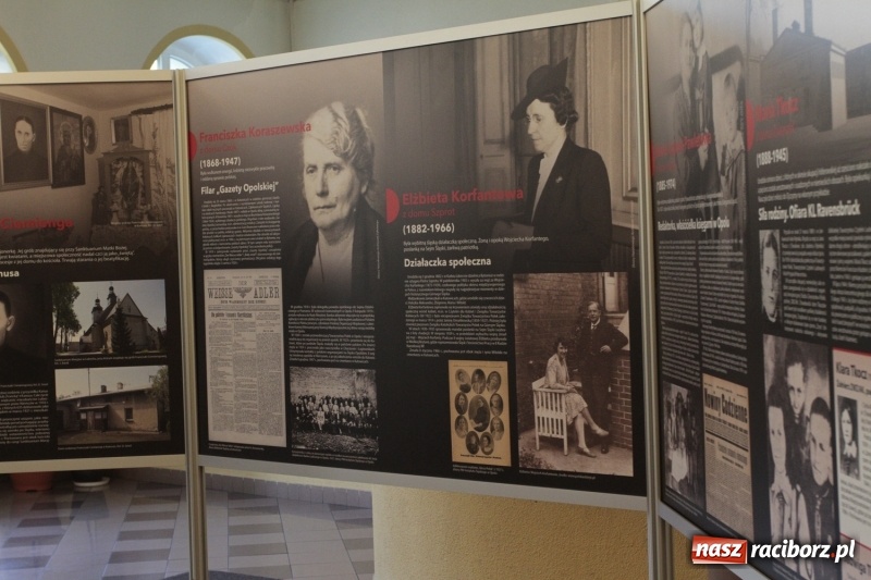 Zdjęcie w galerii na portalu naszraciborz.pl: Po naszymu dla niepodległej. Strzecha przepięknie zatańczyła na 100-lecie niepodległości  wiadomości z regionu