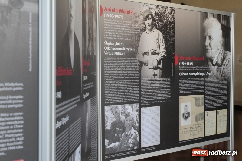 Zdjęcie w galerii na portalu naszraciborz.pl: Po naszymu dla niepodległej. Strzecha przepięknie zatańczyła na 100-lecie niepodległości  wiadomości z regionu