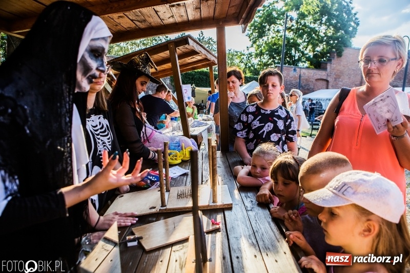 Zdjęcie w galerii na portalu naszraciborz.pl: VII Noc z Duchami na Zamku Piastowskim już za nami wiadomości z regionu
