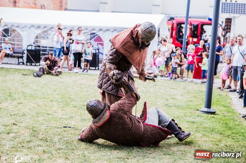 Zdjęcie w galerii na portalu naszraciborz.pl: VII Noc z Duchami na Zamku Piastowskim już za nami wiadomości z regionu