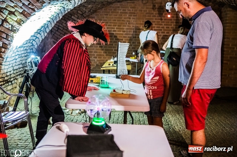 Zdjęcie w galerii na portalu naszraciborz.pl: VII Noc z Duchami na Zamku Piastowskim już za nami wiadomości z regionu