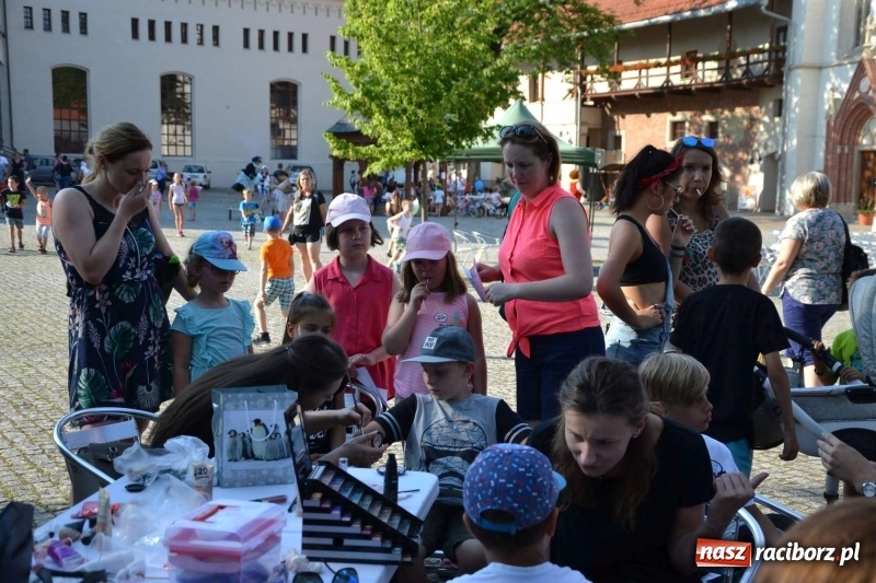 Zdjęcie w galerii na portalu naszraciborz.pl: VII Noc z Duchami na Zamku Piastowskim już za nami wiadomości z regionu