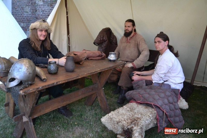 Zdjęcie w galerii na portalu naszraciborz.pl: VII Noc z Duchami na Zamku Piastowskim już za nami wiadomości z regionu