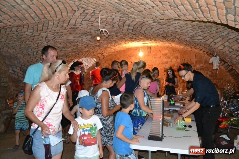 Zdjęcie w galerii na portalu naszraciborz.pl: VII Noc z Duchami na Zamku Piastowskim już za nami wiadomości z regionu