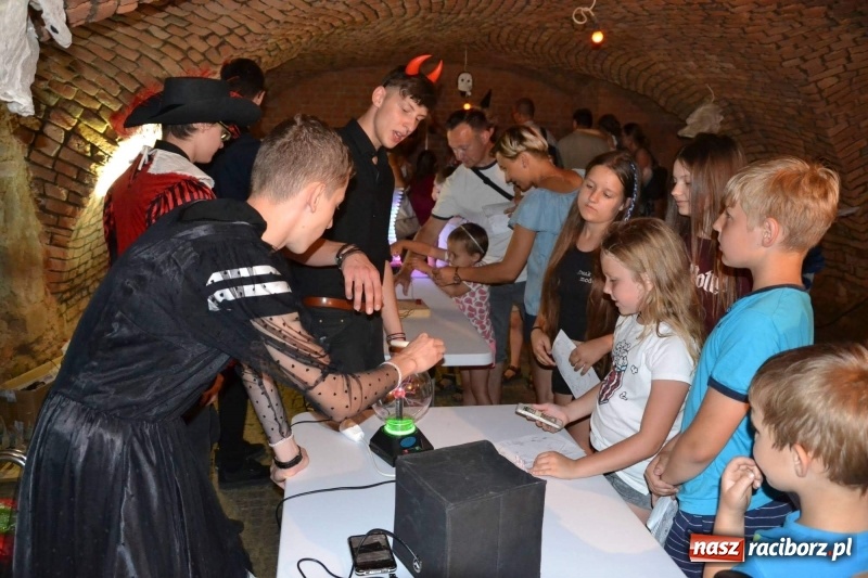 Zdjęcie w galerii na portalu naszraciborz.pl: VII Noc z Duchami na Zamku Piastowskim już za nami wiadomości z regionu
