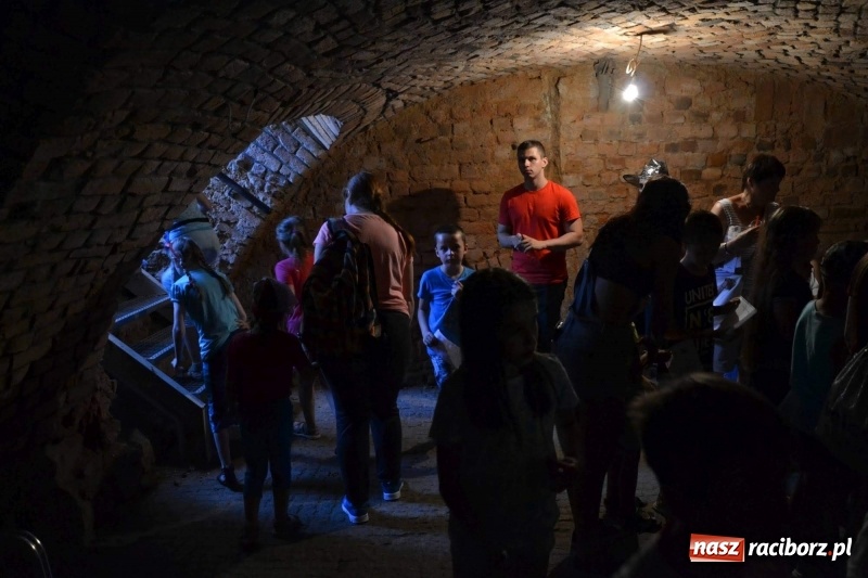 Zdjęcie w galerii na portalu naszraciborz.pl: VII Noc z Duchami na Zamku Piastowskim już za nami wiadomości z regionu